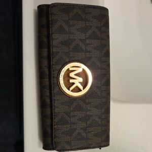 Michael Kors Dark Brown Key Holder with Gold Emblem